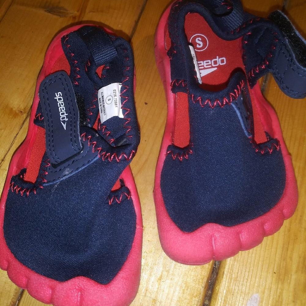Speedo boy watershoes